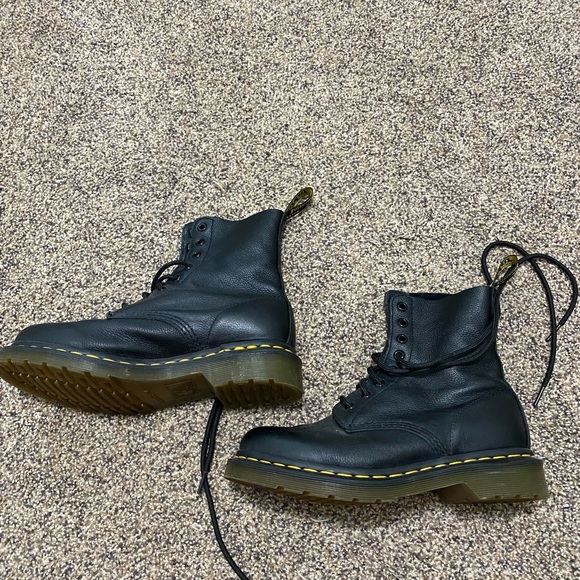 Dr. Marten lase up boots - Picture 3 of 5
